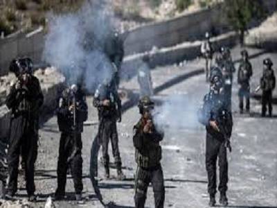 Palestinians suffocated by Israeli tear gas in Ramallah
