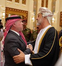السلطان هيثم يستقبل الملك عبدالله الثاني بقصر العلم العامر