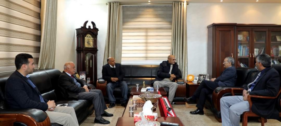 د. هاني الضمور يلتقي برئيس جامعة البيضاء اليمنية من خريجي جامعة آل البيت قبل ٢٠ عاما.