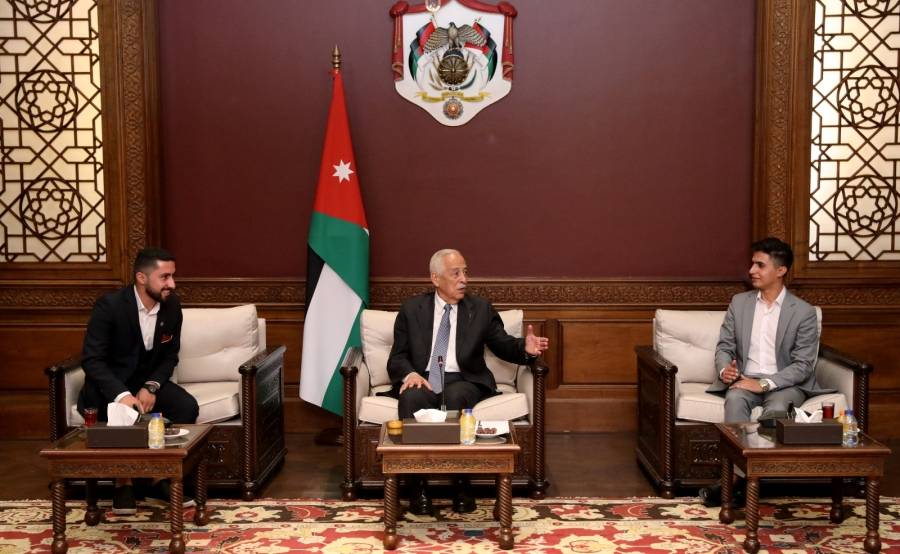 رئيس الديوان الملكي يلتقي وفدا شبابيا من مبادرة نقطة ابتكار