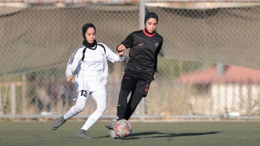فريق النصر يتصدر دوري الدرجة الأولى للسيدات لكرة القدم 