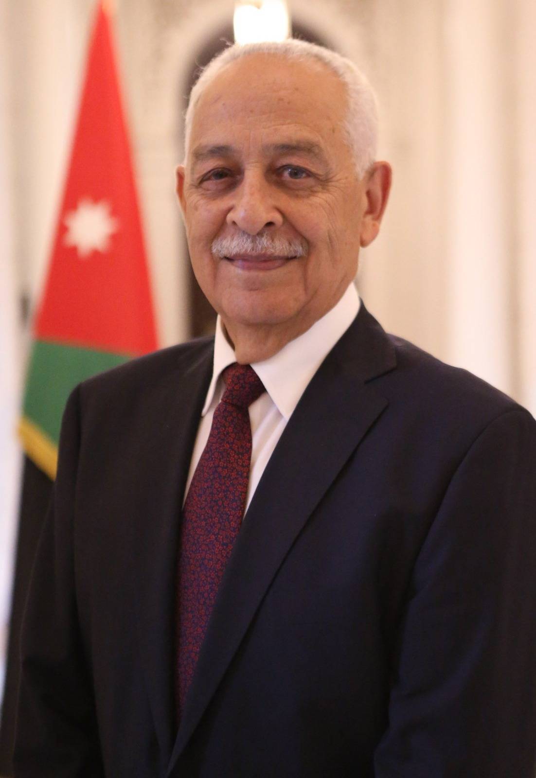 مندوبا عن الملك وولي العهد العيسوي يعزي عشيرة الزعبي