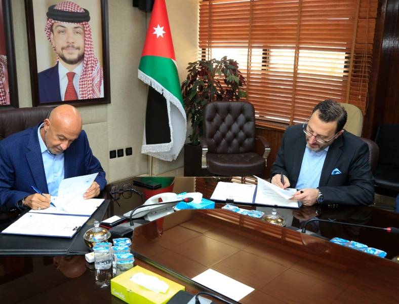 وزير المياه والري يوقع اتفاقية تأهيل قطاع المياه لتحقيق متطلبات الامن السيبراني 