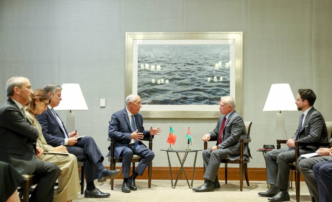 الملك يلتقي الرئيس البرتغالي ويثمن موقف بلاده