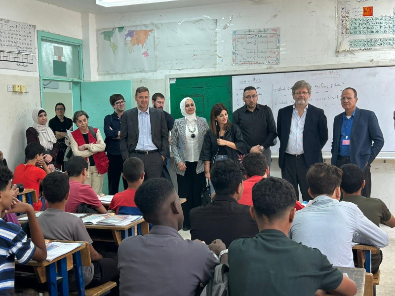 وزيرة الشباب والأطفال الإسبانية تزور الأونروا في الأردن للتعرف على خدماتها