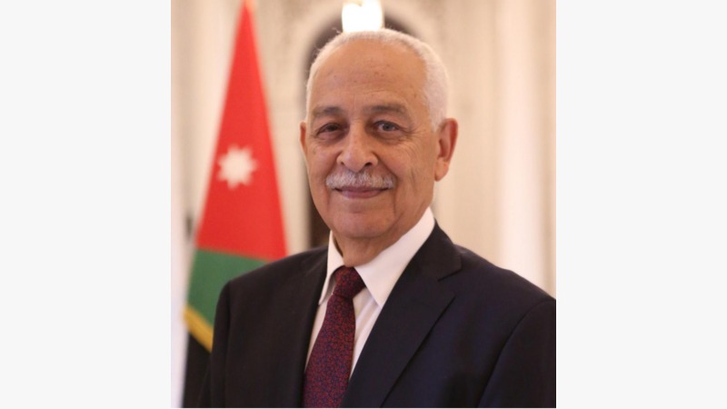 مندوبا عن الملك وولي العهد العيسوي يعزي عشيرة العنيزات