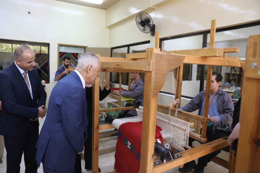 رئيس الديوان الملكي يزور مركز نازك الحريري للتربية الخاصة ويشيد بجهوده وبرامجه
