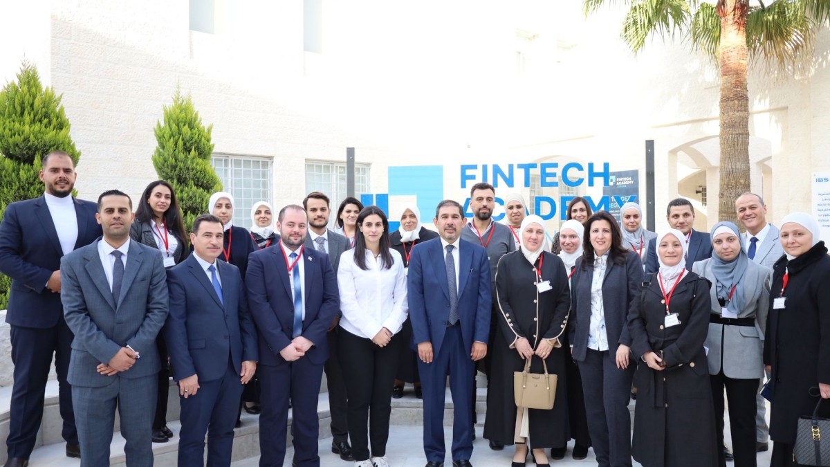 وفد من مصرف سوريا المركزي يطلع على تجربة معهد الدراسات المصرفية وأكاديمية الفنتك الأردنية