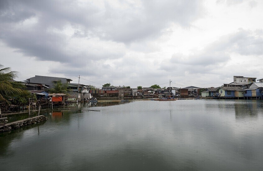 7 قتلى و82  اخرين مفقودين جراء انهيار ارضي في إندونيسيا