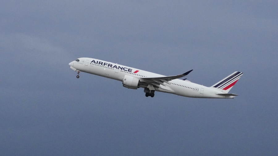 إير فرانس تعلق رحلاتها إلى دبي مؤقتا على خلفية توترات الشرق الأوسط