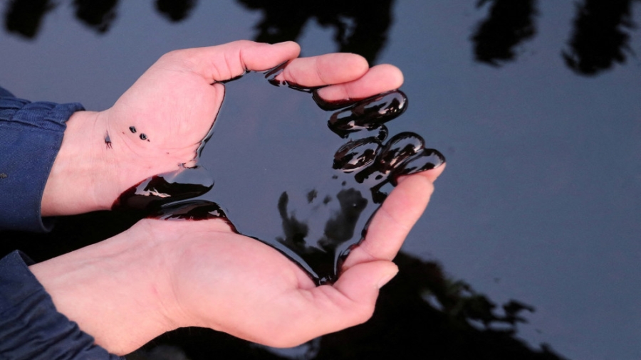 النفط يرتفع للجلسة الثانية مع قلق المستثمرين من تصعيد أميركي-إيراني