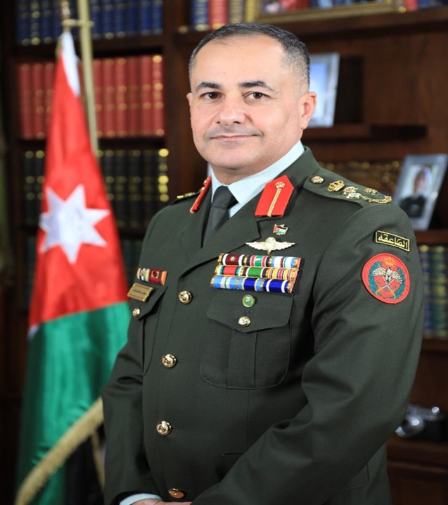 القائد الأعلى في عيده الرابع والستين رؤية عسكرية راسخة ومسيرة عطاء متواصلة        