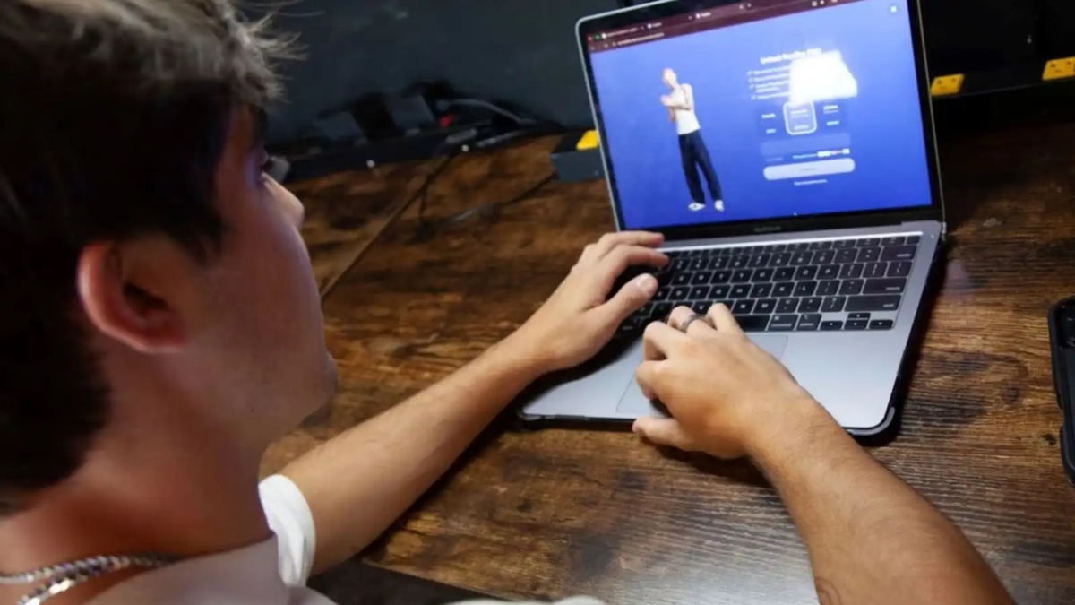 ميتا تعلّق وصول إلى شخصيات الذكاء الاصطناعي