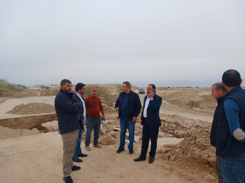 سلطة وادي الاردن تبدأ تنفيذ اعمال صيانة مؤقتة لطريق دافوس – الشونة الجنوبية