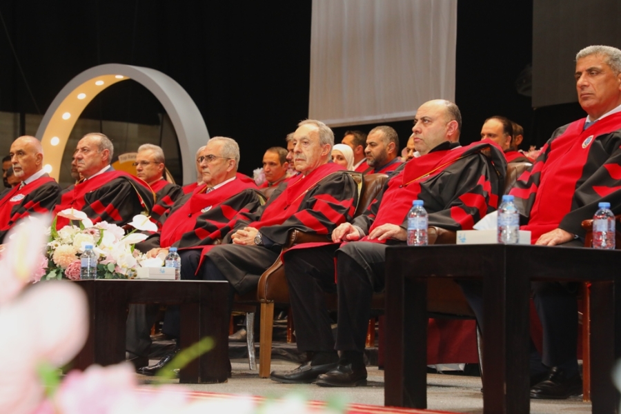 بالصور دولة الكباريتي يرعى  اليوم الثاني لإحتفال عمان الاهلية بتخريج طلبة الفصل الاول من الفوج 33  