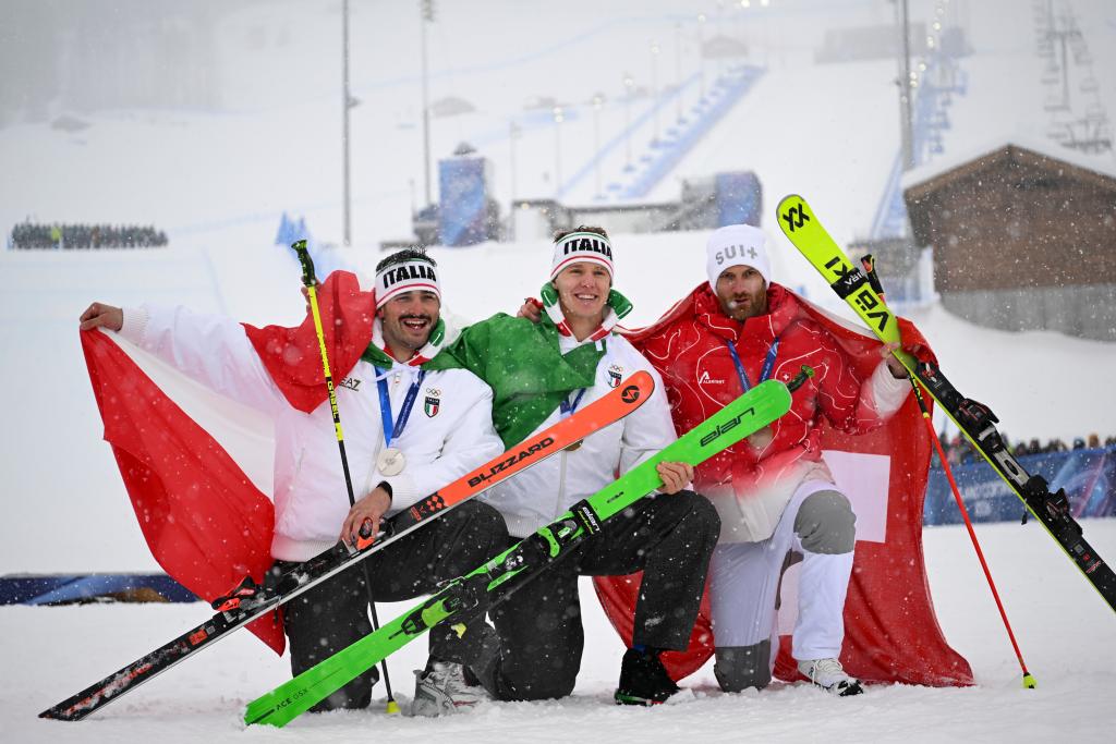 الإيطالي ديروميديس يتوج بالذهب في منافسات التزلج المتقاطع للرجال في التزلج الحر بأولمبياد ميلانو-كورتينا 2026