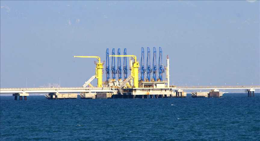 العراق يباشر تصدير النفط عبر ميناء جيهان التركي بعد إغلاق مضيق هرمز