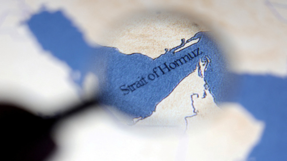 ترامب يهدد بضرب محطات الطاقة الإيرانية إذا لم يُفتح مضيق هرمز