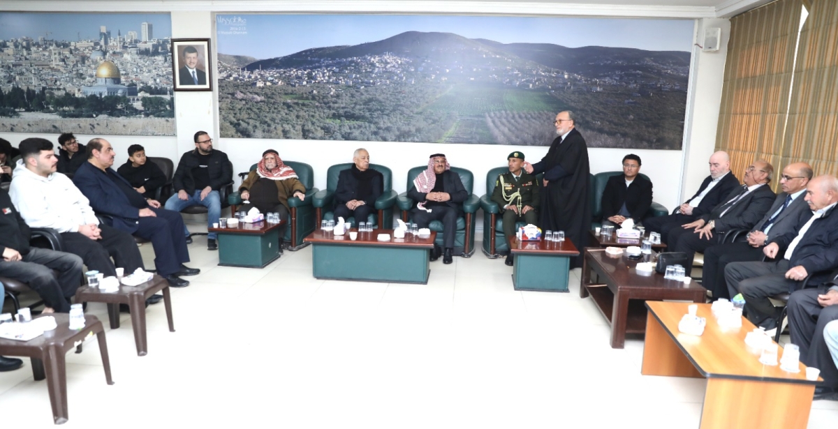 مندوبا عن الملك وولي العهدالعيسوي يعزي الحباشنة وقشوع  