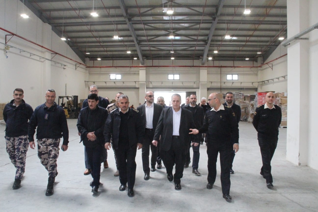 النقابة العامة لتجار الألبسة والأحذية والأقمشة تزور دائرة الجمارك الأردنية