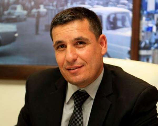 عندما يصغر المنصب ويكبر اللقب