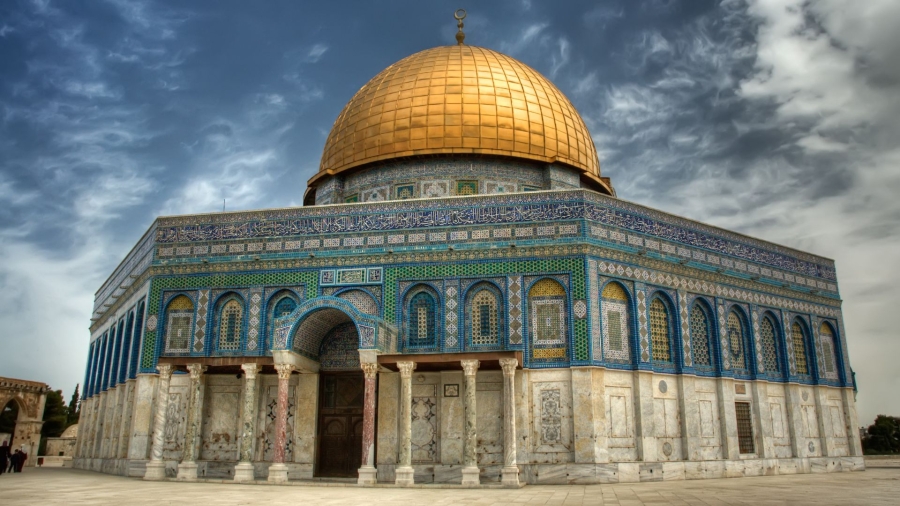 الاحتلال يواصل إغلاق الأقصى والمستوطنون يحرضون على اقتحامه وذبح القرابين فيه