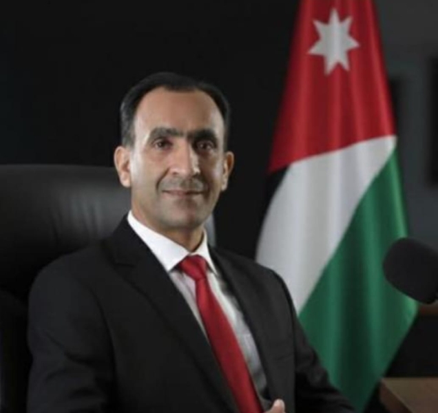 إلى عَبَدةِ الخذلان الأردنُ جبلٌ لا تهزّهُ ريحُ النباح